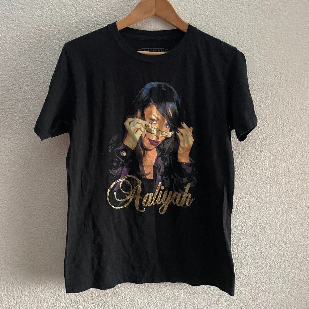 Aaliyah Glitter Gold Singer Short Sleeve T-Shirt Medium Black Color Unisex